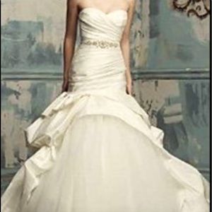 Paloma Blanca Wedding Gown